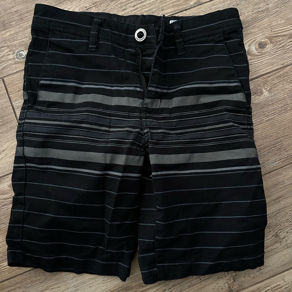 VOLCOM Frickin Modern Chino Shorts Black Gray Striped With Pockets size 10Y / 25
